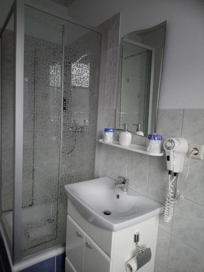 Pension Roehrig Hirzenach ภายนอก รูปภาพ